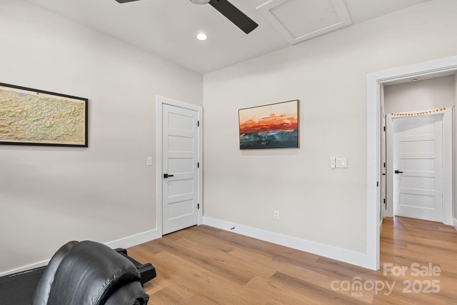 Image 33 of a home in .