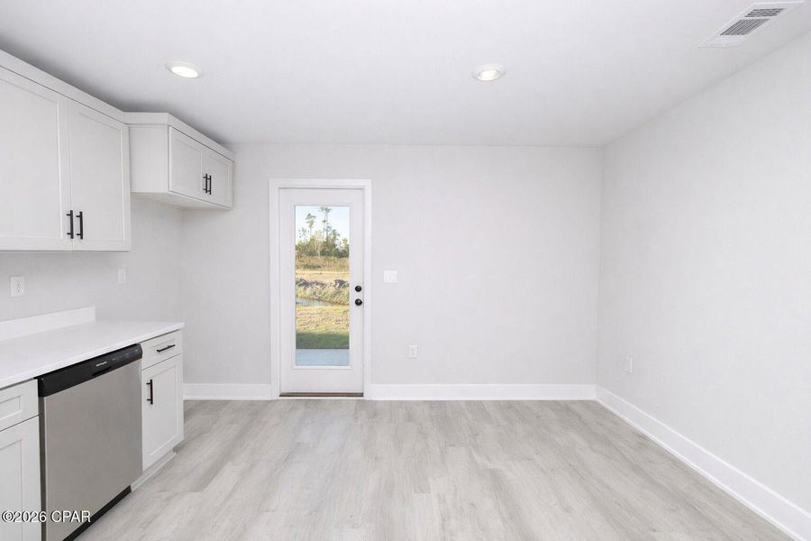 Spacious, unfurnished interior of a new home in Fox Glenn, Panama City (Image 12).