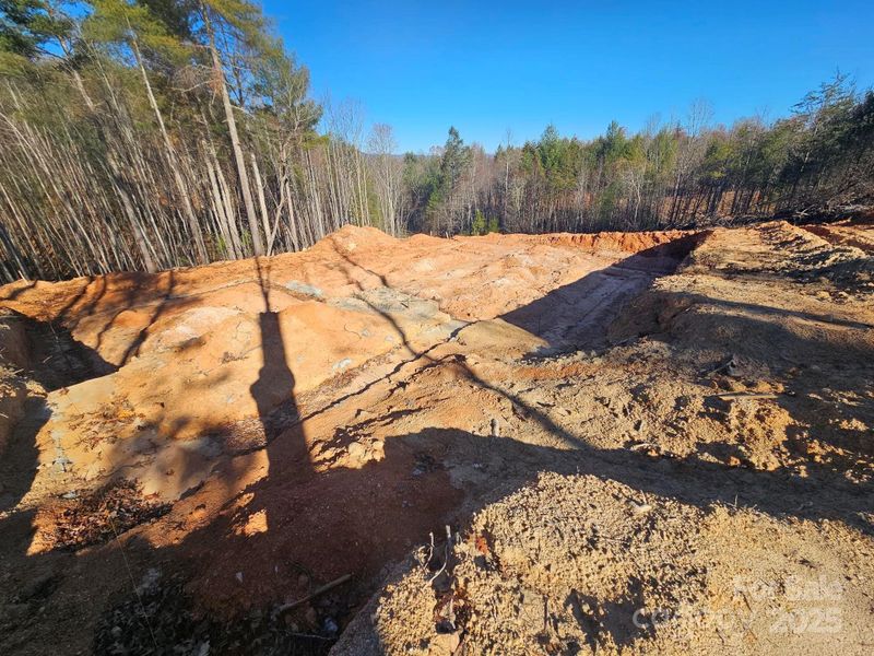 Image 6 of a home in .