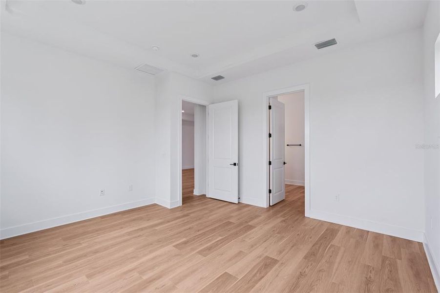 Spacious, unfurnished interior of a new home in Serengeti, Spring Hill (Image 29).