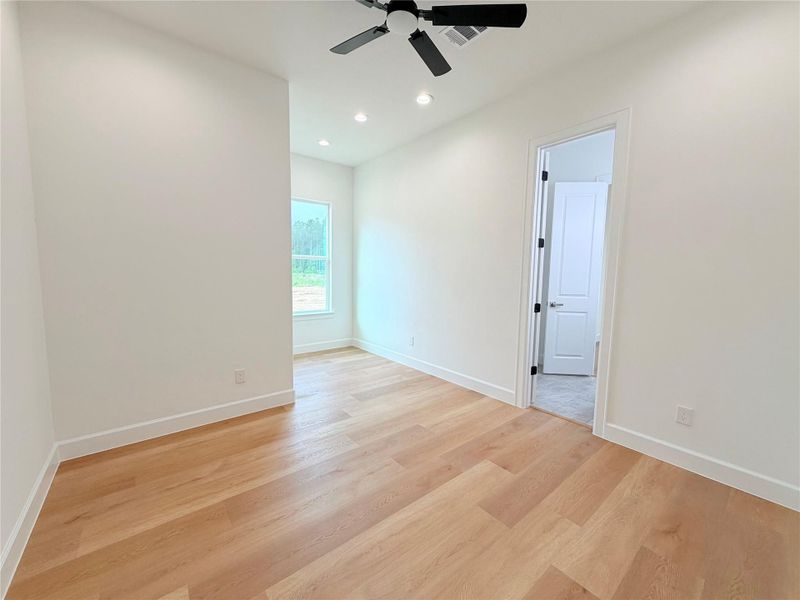 Spacious, unfurnished interior of a new home in , Dayton (Image 16).
