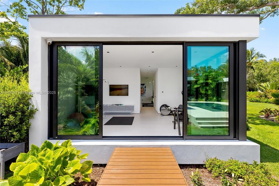 Image 85 of a home in .