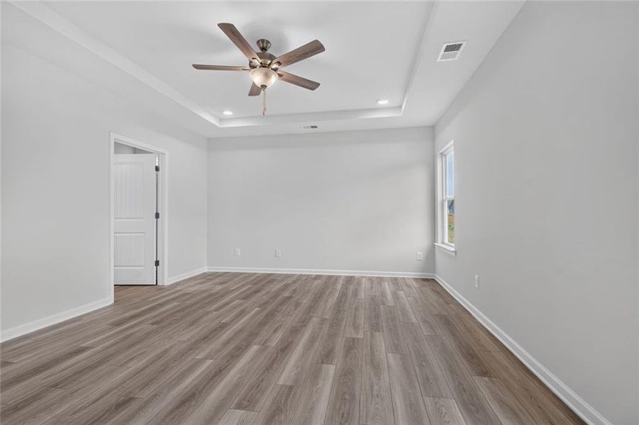 Spacious, unfurnished interior of a new home in Sycamore Crest, Calhoun (Image 25).