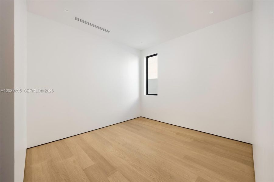 Spacious, unfurnished interior of a new home in , Miami (Image 30).