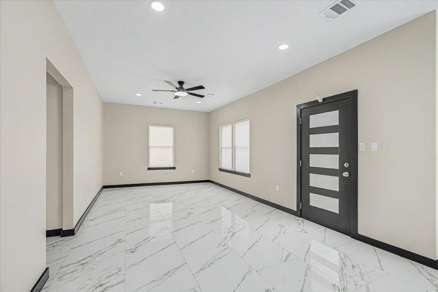 Spacious, unfurnished interior of a new home in , Houston (Image 26).
