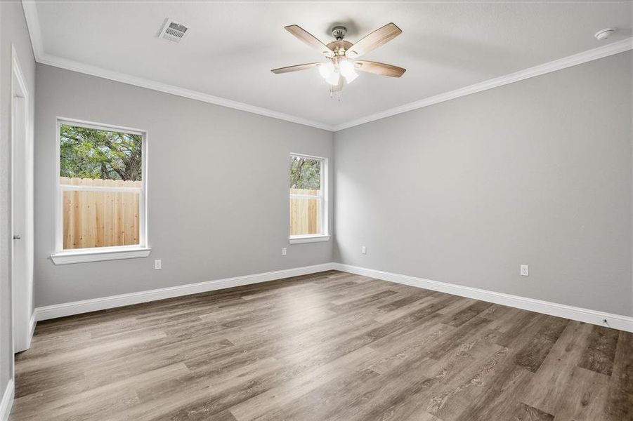 Spacious, unfurnished interior of a new home in , Granbury (Image 19).