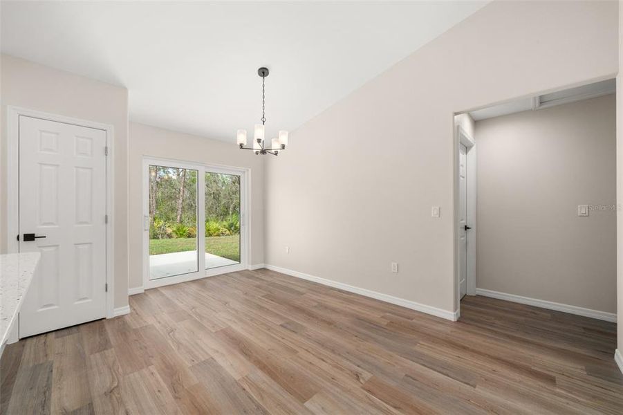 Spacious, unfurnished interior of a new home in , Sebring (Image 18).