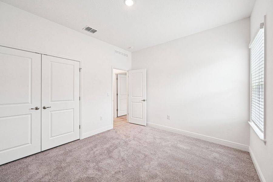 Spacious, unfurnished interior of a new home in Port St. Lucie, Port St. Lucie (Image 30).