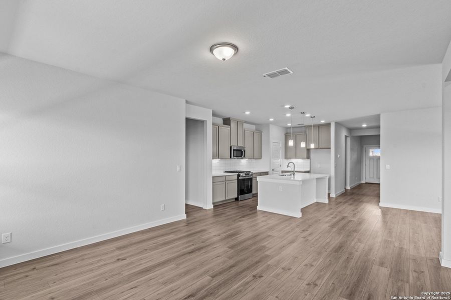 Spacious, unfurnished interior of a new home in Weltner Farms 50’s, New Braunfels (Image 14). Spacious, unfurnished interior of a new home in Weltner Farms 50’s, New Braunfels (Image 14).