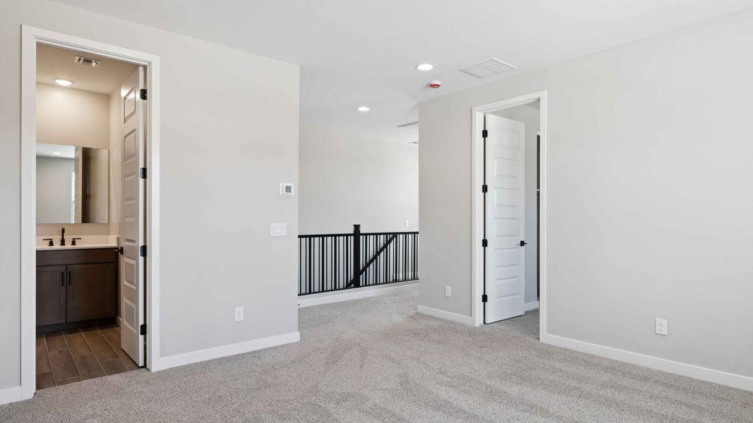Spacious, unfurnished interior of a new home in Upper Canyon, Phoenix (Image 31).