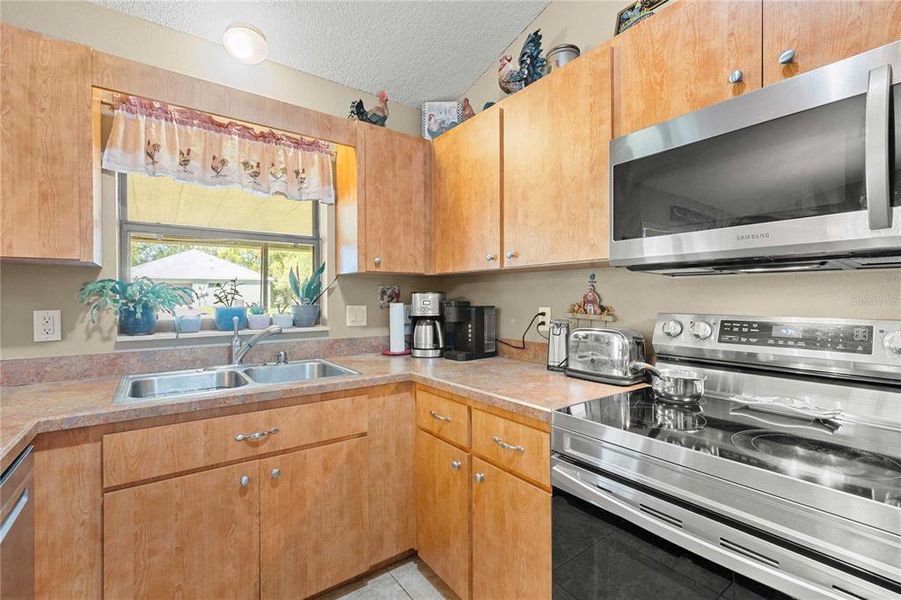 Furnished interior view inside a new home in , Dade City (Image 5).