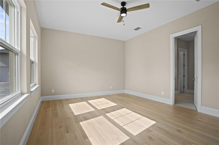 Spacious, unfurnished interior of a new home in , Apopka (Image 31).