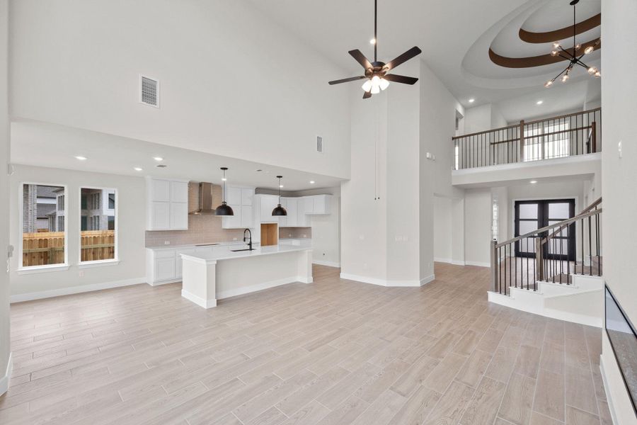 Representative image. Features, specifications, selections and colors may vary. Representative image. Features, specifications, selections and colors may vary.