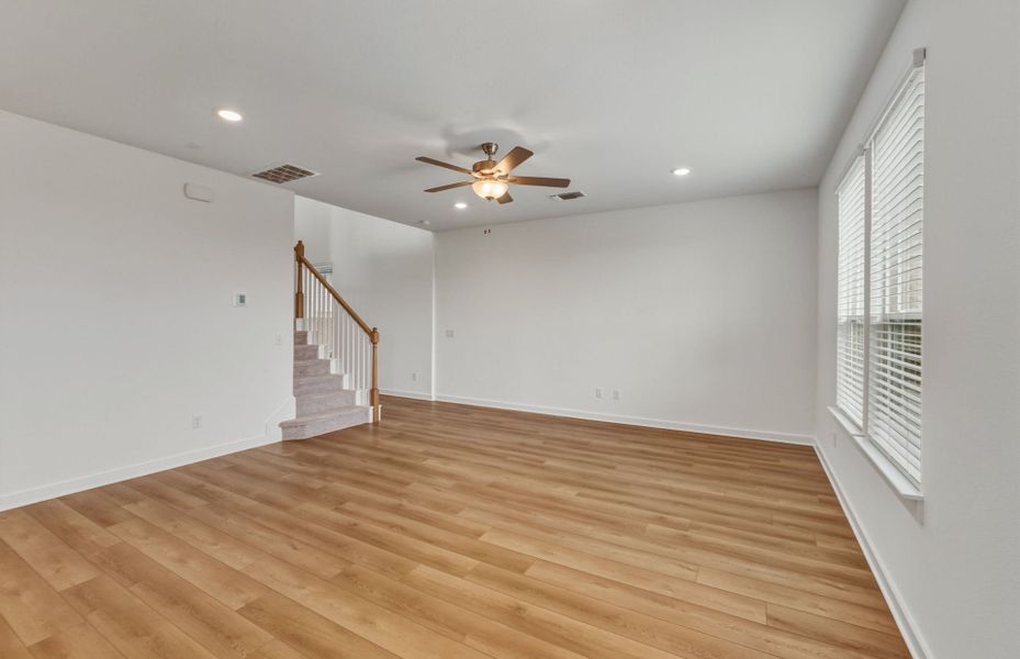 Spacious, unfurnished interior of a new home in Crosswinds, Kyle (Image 28).