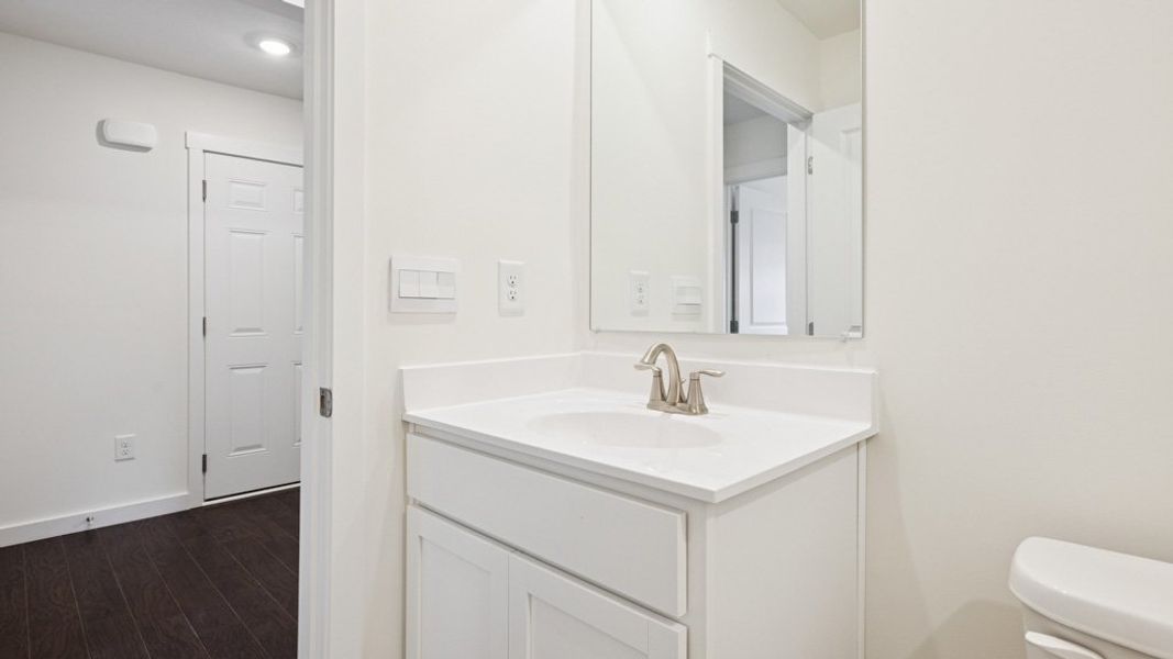 Furnished interior view inside a new home in Emory Creek, Harriman (Image 6).