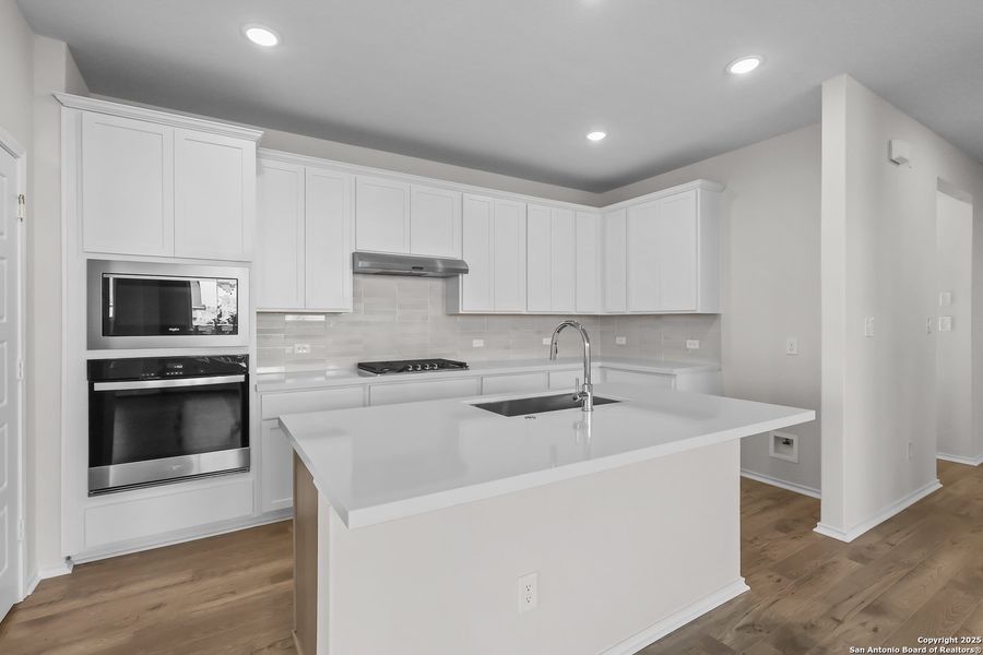 Furnished interior view inside a new home in Sunflower Ridge, New Braunfels (Image 7). Furnished interior view inside a new home in Sunflower Ridge, New Braunfels (Image 7).