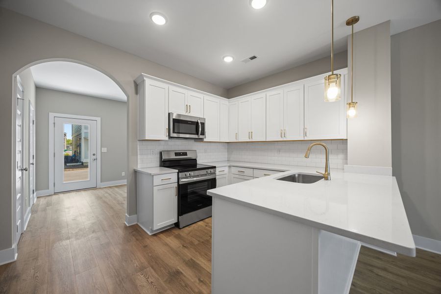 Modern Kitchen With Designer Finishes in The Sedona