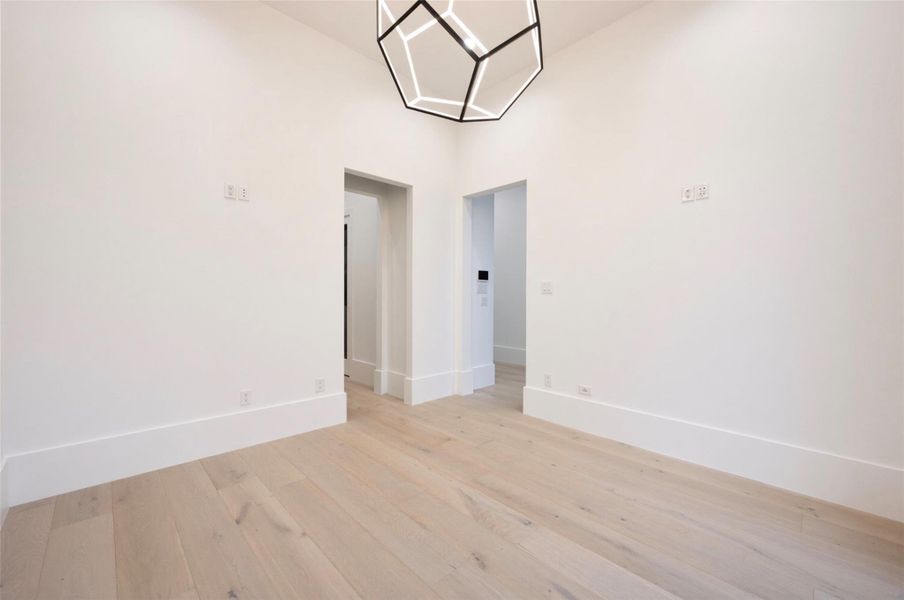 Spacious, unfurnished interior of a new home in , Houston (Image 34).