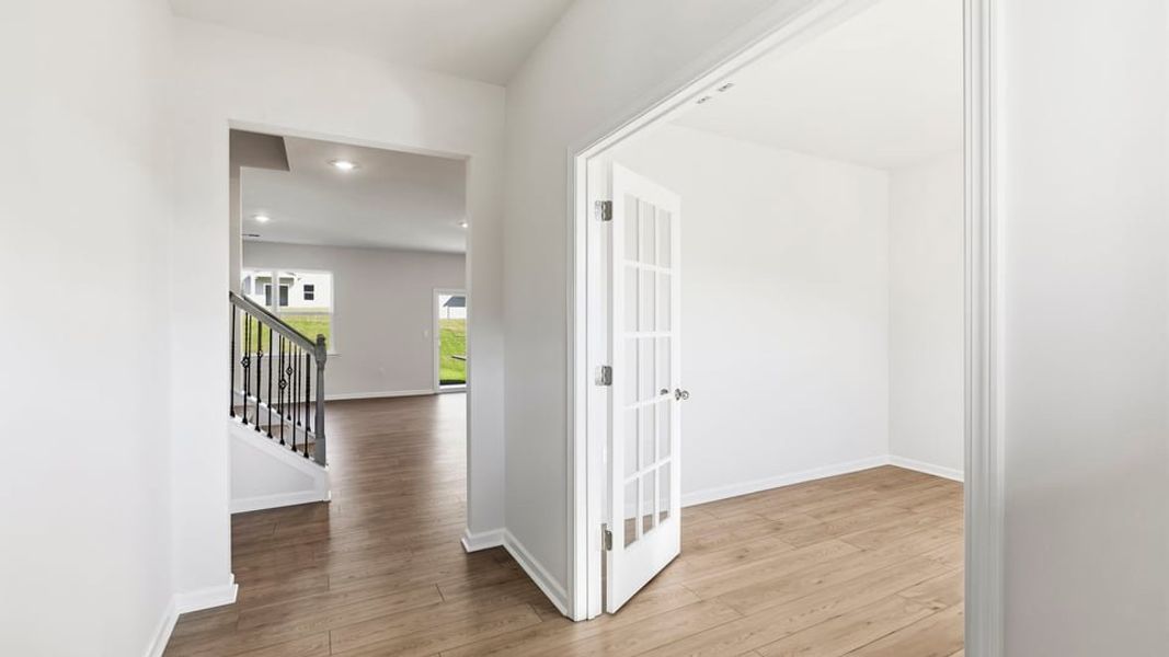 Spacious, unfurnished interior of a new home in Sherwood Gardens, Landrum (Image 15).
