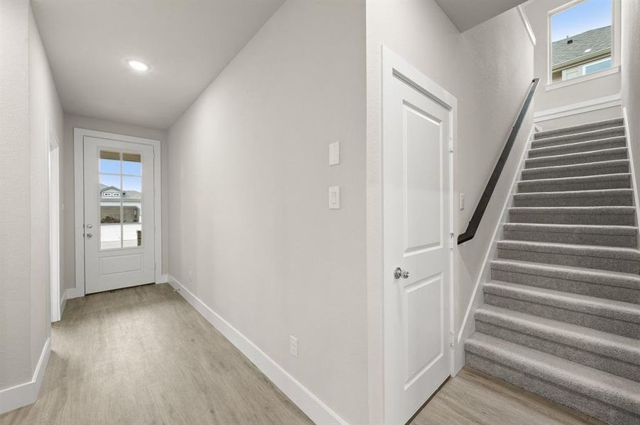 Spacious, unfurnished interior of a new home in Llano Springs, Fort Worth (Image 27).