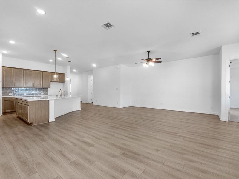 Spacious, unfurnished interior of a new home in Dellrose, Hockley (Image 25).