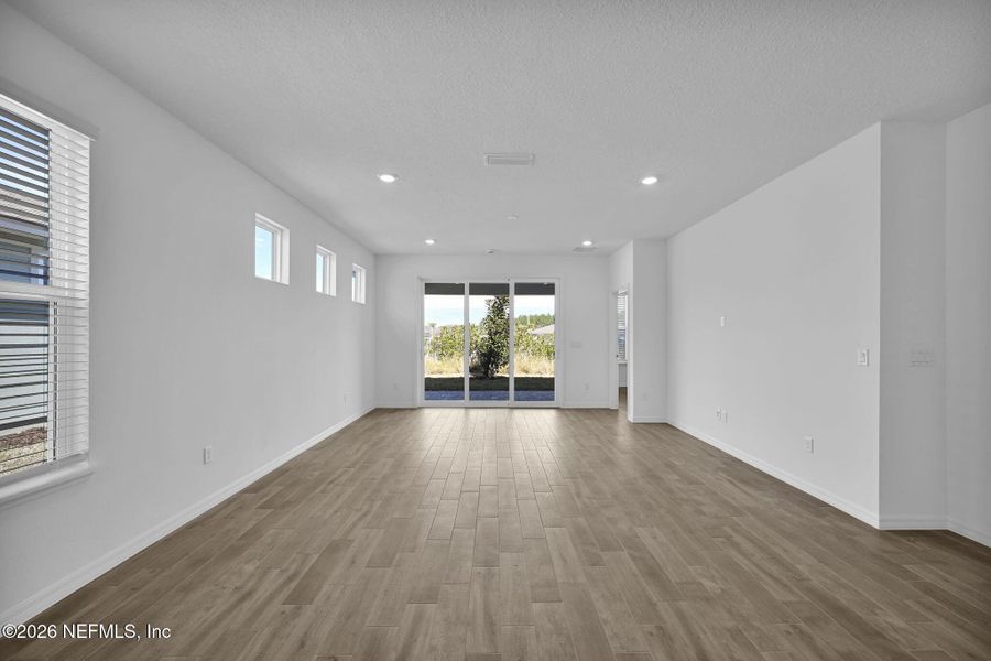 Spacious, unfurnished interior of a new home in Del Webb Wildlight, Yulee (Image 19).