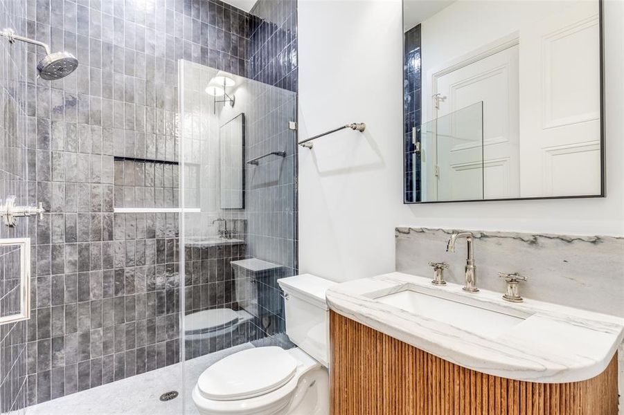 Furnished interior view inside a new home in , Dallas (Image 19). Furnished interior view inside a new home in , Dallas (Image 19).