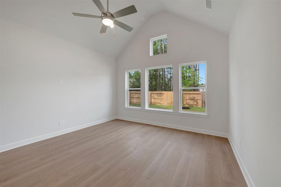 Spacious, unfurnished interior of a new home in ARTAVIA - Parkview Collection, Conroe (Image 25).