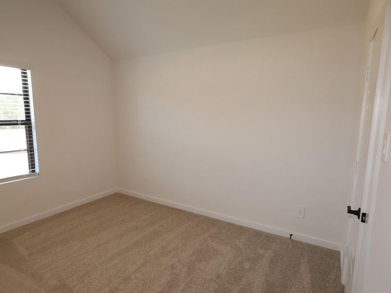 Spacious, unfurnished interior of a new home in Lone Star Landing, Montgomery (Image 22).