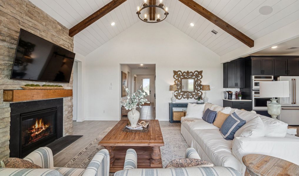 Great room with soaring vaulted ceiling Great room with soaring vaulted ceiling