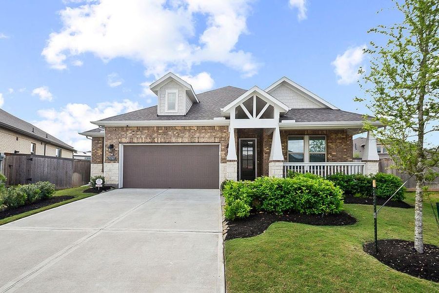 Welcome home! This home a the end of a cul-de-sac is like new. Welcome home! This home a the end of a cul-de-sac is like new.