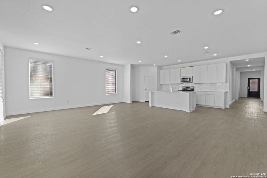 Spacious, unfurnished interior of a new home in Gatehouse: Classic Collection, New Braunfels (Image 24). Spacious, unfurnished interior of a new home in Gatehouse: Classic Collection, New Braunfels (Image 24).