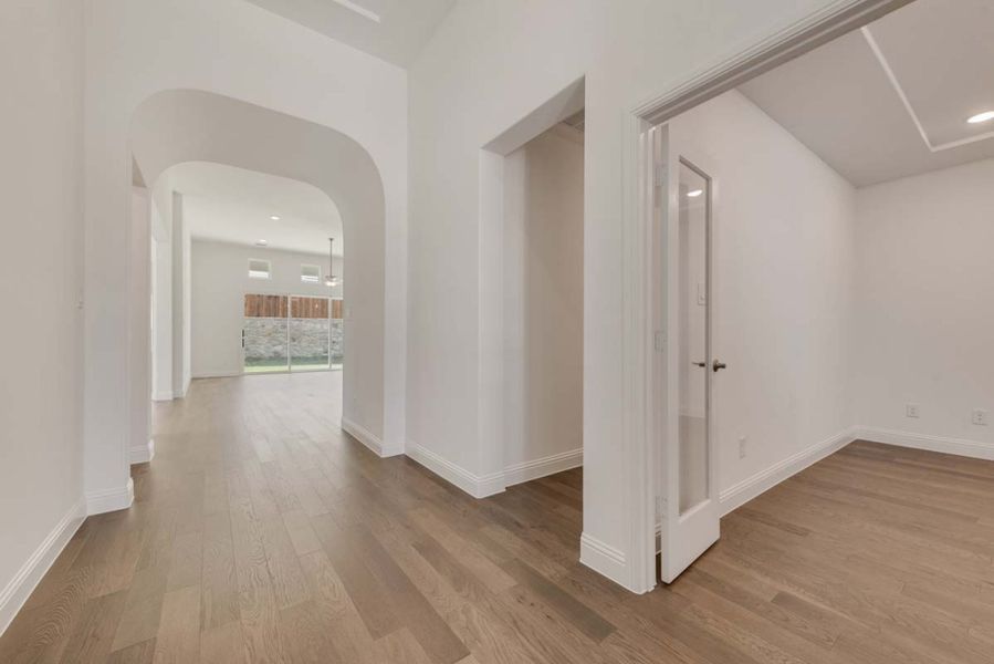 Representative unfurnished interior of a home built from the Ashwood by Pacesetter Homes in Park Hills, Rockwall (Image 15). Representative unfurnished interior of a home built from the Ashwood by Pacesetter Homes in Park Hills, Rockwall (Image 15).