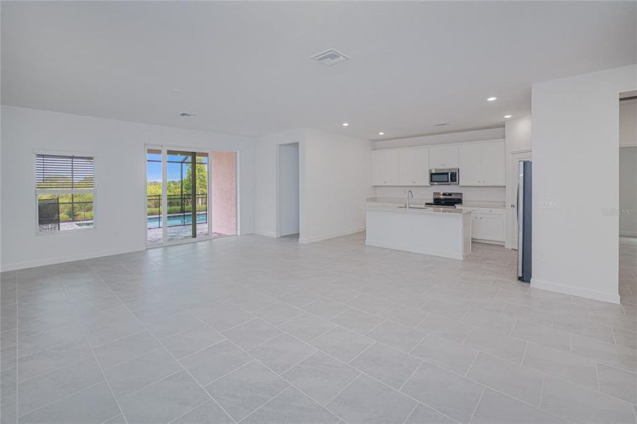 Spacious, unfurnished interior of a new home in , Punta Gorda (Image 34). Spacious, unfurnished interior of a new home in , Punta Gorda (Image 34).
