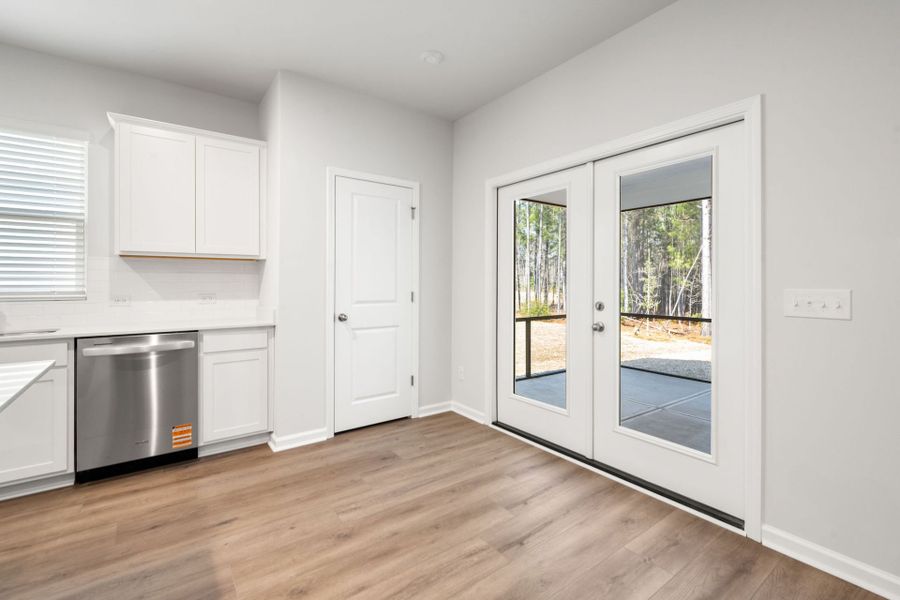 Spacious, unfurnished interior of a new home in Heartwood, Richmond Hill (Image 16).