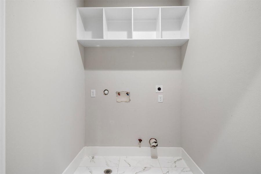 Spacious, unfurnished interior of a new home in , Houston (Image 24).