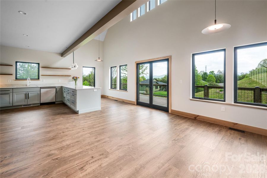 Spacious, unfurnished interior of a new home in , Weaverville (Image 18).