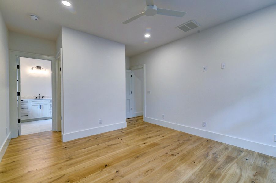 Spacious, unfurnished interior of a new home in , Seabrook Island (Image 52).