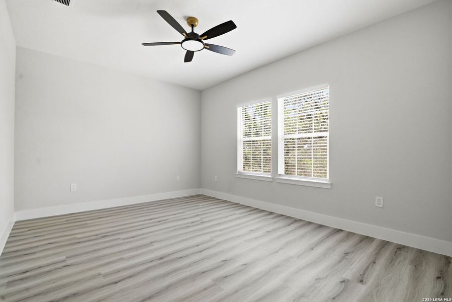Spacious, unfurnished interior of a new home in , San Antonio (Image 17).