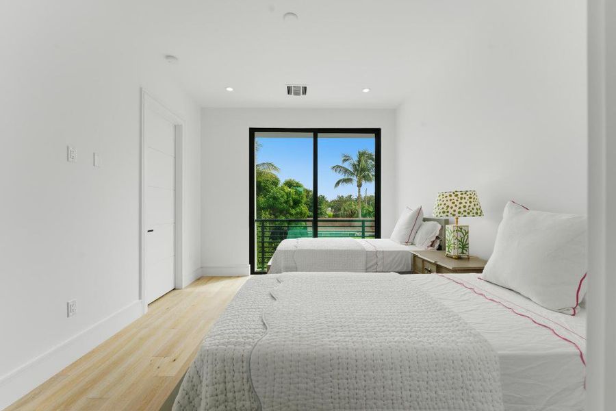 9 Dock St West Palm Beach FL 24