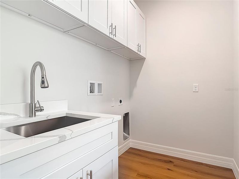 Close-up of interior finishes inside a home in , Eustis (Image 18).