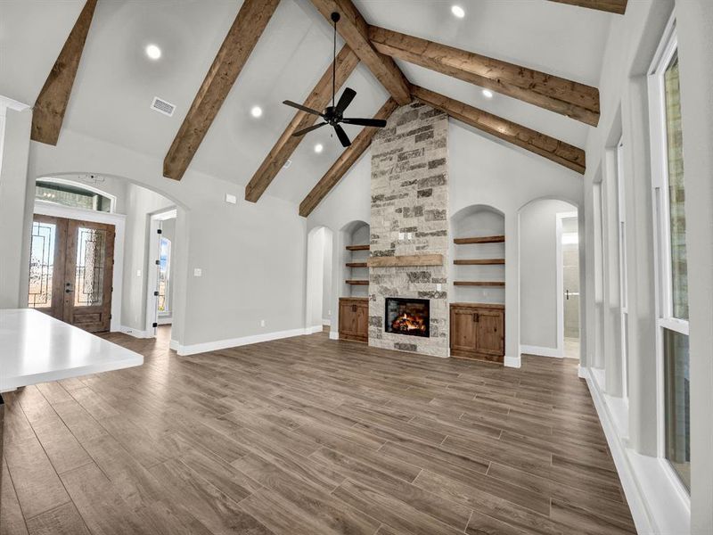 Spacious, unfurnished interior of a new home in , Weatherford (Image 29).