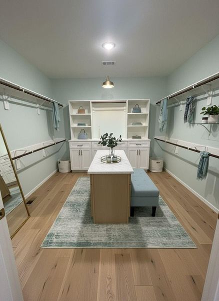 Furnished interior view inside a new home in , Iowa Colony (Image 13).