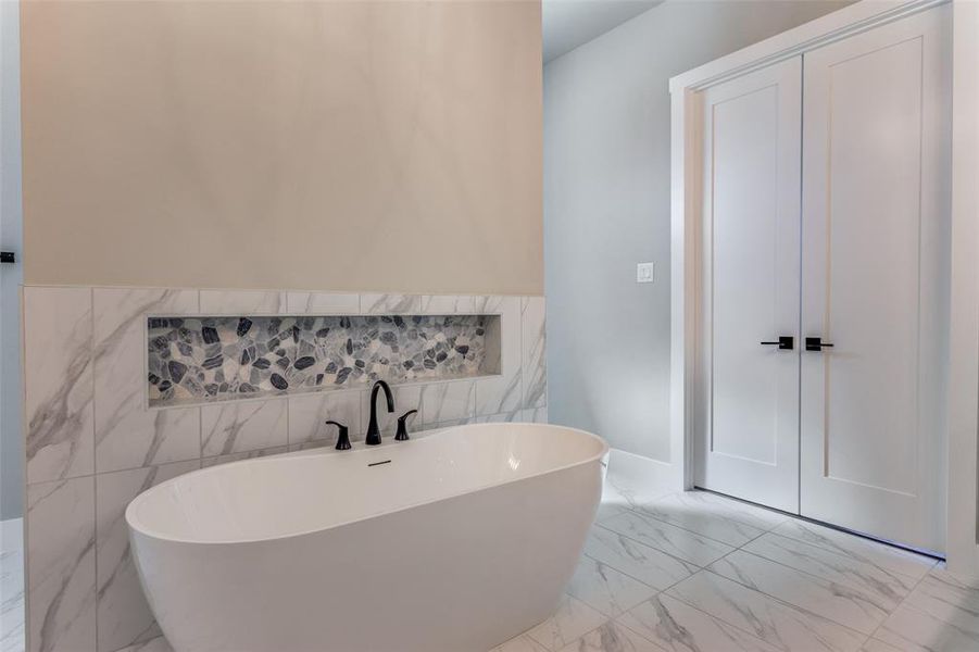 Furnished interior view inside a new home in , Weatherford (Image 9).