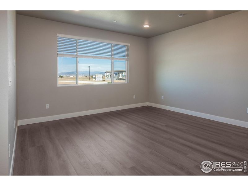 EXAMPLE PHOTO: LIVING ROOM