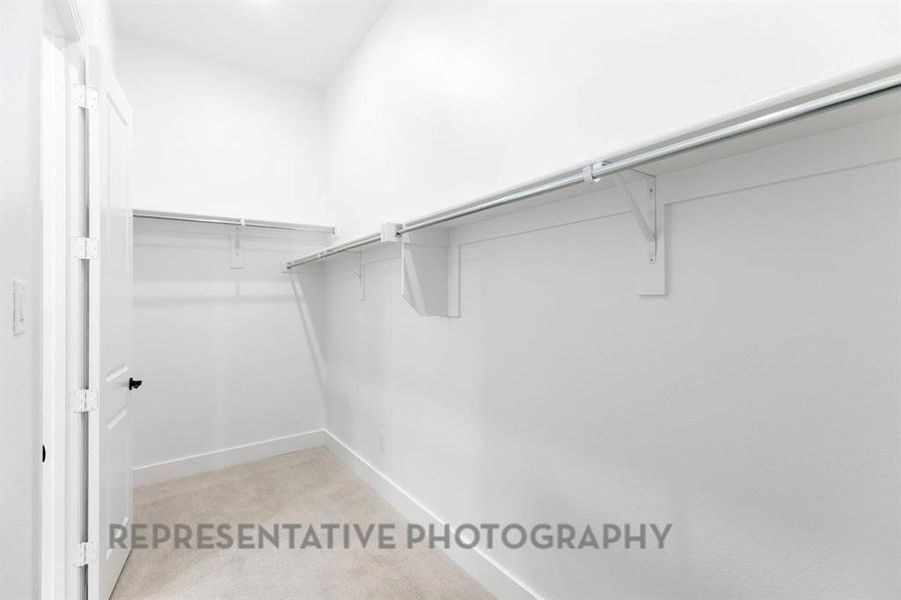 Spacious, unfurnished interior of a new home in Ridge Crossing, Waxahachie (Image 20).