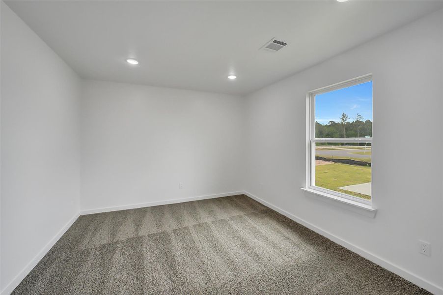 Spacious, unfurnished interior of a new home in , Conroe (Image 14).