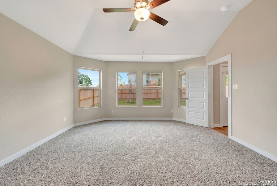 Spacious, unfurnished interior of a new home in Mesquite Ridge, San Antonio (Image 38). Spacious, unfurnished interior of a new home in Mesquite Ridge, San Antonio (Image 38).