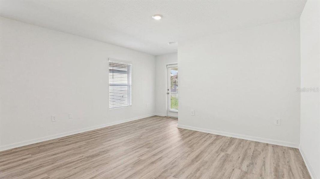 Spacious, unfurnished interior of a new home in Villamar, Winter Haven (Image 14).