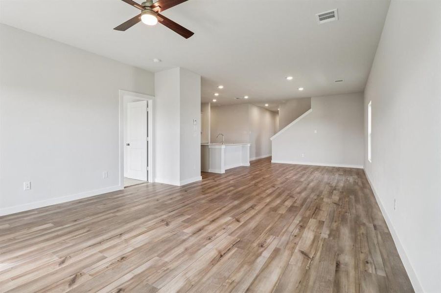 Spacious, unfurnished interior of a new home in Lone Oak, Alvarado (Image 20). Spacious, unfurnished interior of a new home in Lone Oak, Alvarado (Image 20).